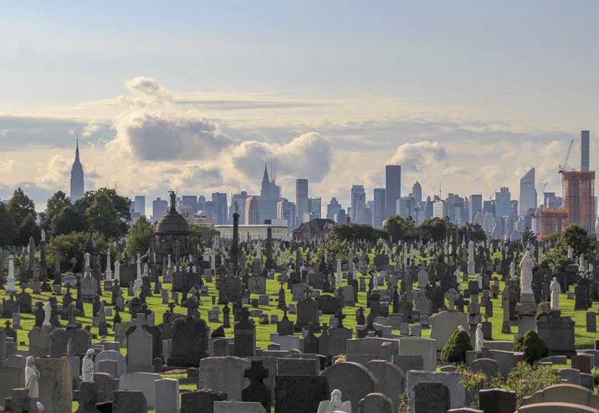 ТОП-20 самых больших кладбищ мира кладбище Голгофа, Нью-Йорк